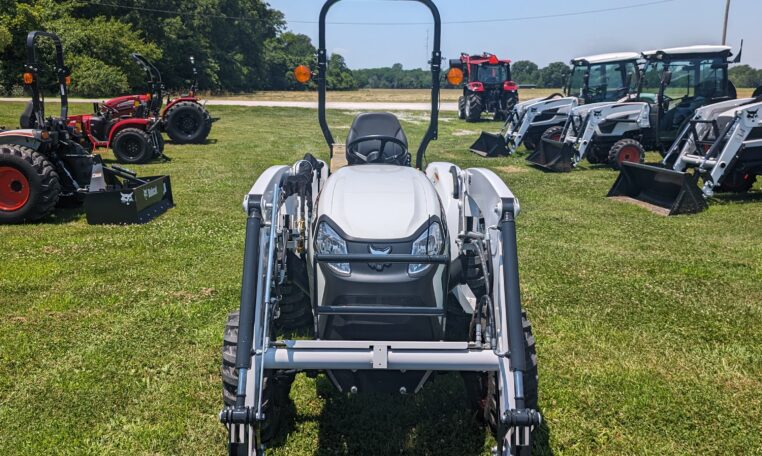 Bobcat CT2035 HST Tractor Package